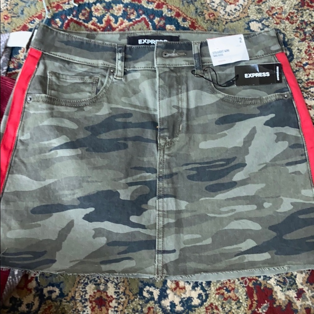 Express camo skirt